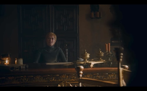 Ama neden? 1. İhtimal; Ser Jorah’ın izinden gidip Daenerys’e aşık olmuş olabilir.