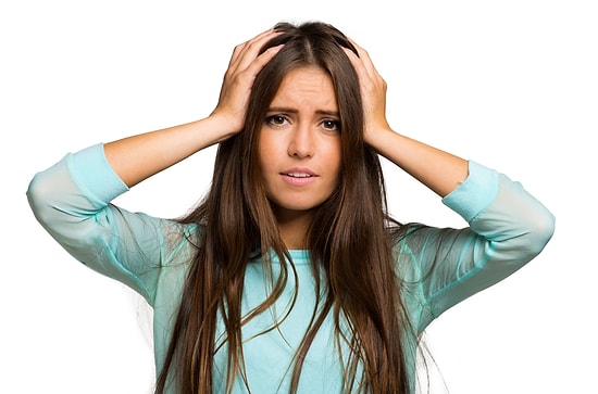 Ağırlaşan ve Çabuk Yağlanan Saçlara Sahip Olanların Empati Kuracağı 11 Çaresiz Durum