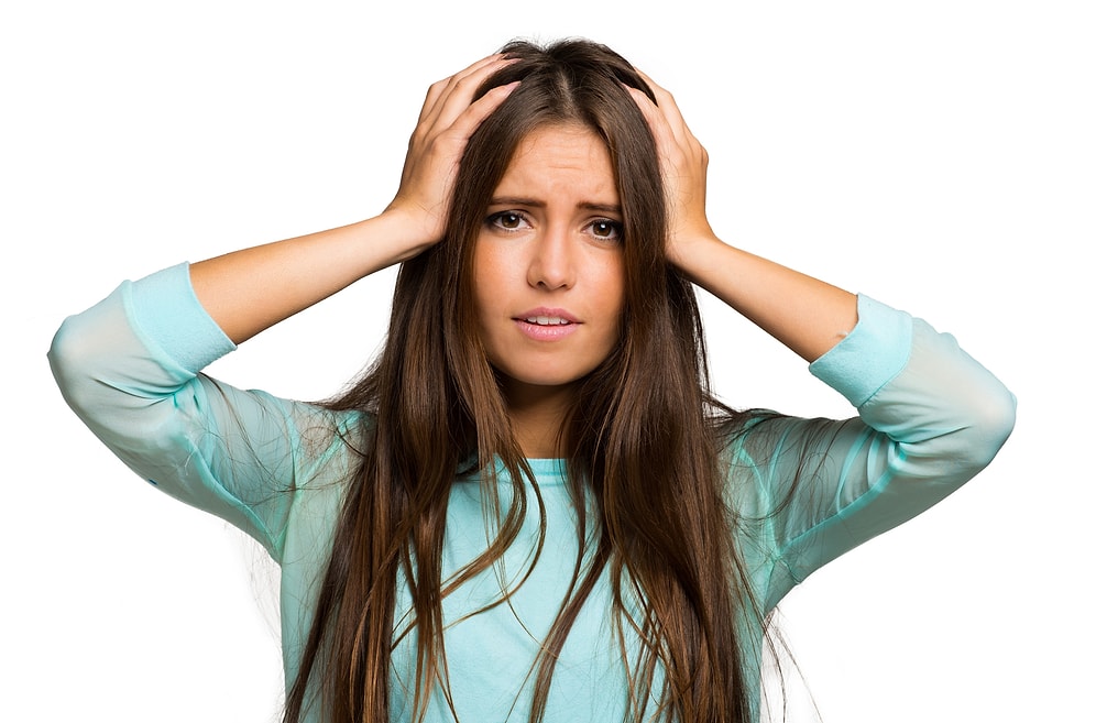 Ağırlaşan ve Çabuk Yağlanan Saçlara Sahip Olanların Empati Kuracağı 11 Çaresiz Durum