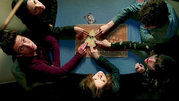 12. Her oyunda olduğu gibi seansı güvenli bir şekilde bitirebilmeniz için Ouija'nın da kuralları var elbette!