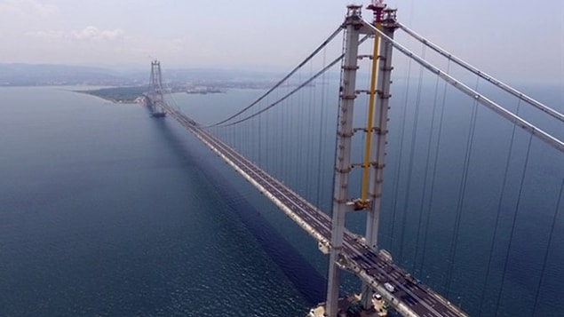 11. Çanakkale Boğazı'nda devam eden asma köprünün adı nedir?