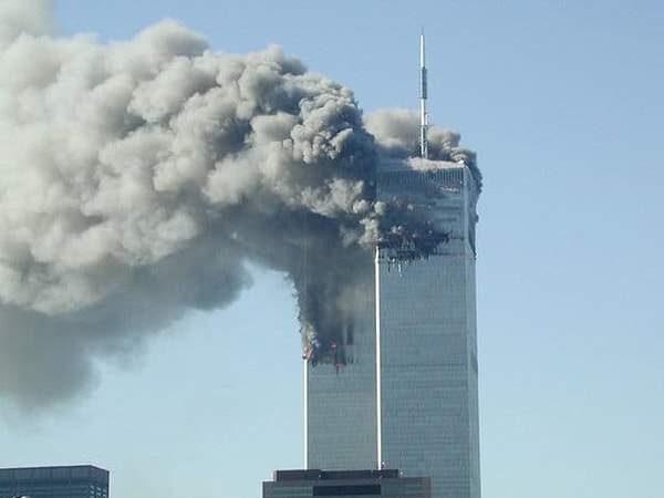 14. В каком году боевики-смертники террористической организации «Аль-Каида» захватили пассажирские самолеты и направили их на башни Всемирного торгового центра и Пентагон?