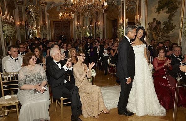 Ve sonunda da devlerin bu aşkını 2014'te İtalya'da görkemli bir düğünle taçlandırdı Clooney çifti.