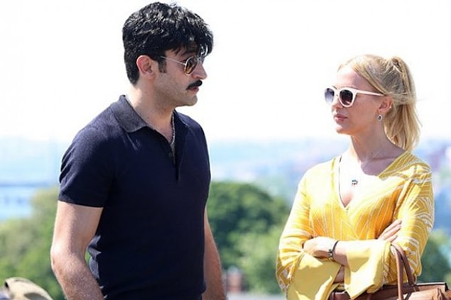 Yanında esas kızımız, Cingöz Recai gibi kurnaz bir kadın olan Göze var. Meryem Uzerli canlandırıyor.