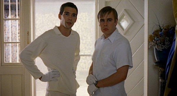 11. Haneke filmi Funny Games'te beyazdan nefret ettiren bu ikilinin kıyafetleri.