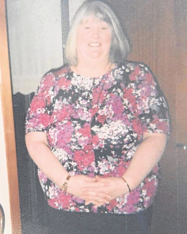 1. Мать двоих детей ела тосты с сыром на завтрак, запеченный картофель с сыром на обед и спагетти с сыром на ужин. Перекусывала она крекерами, намазывая на них… плавленый сыр!