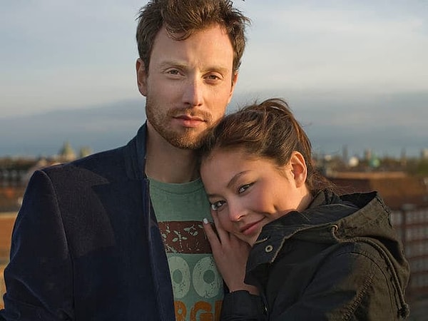 11. Этот парень счастлив в отношениях?