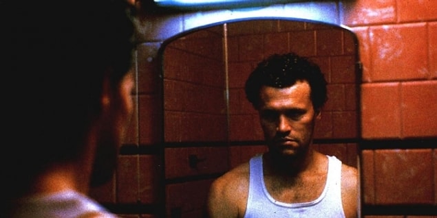 Eğer Henry'nin hayatına daha yakından bakmak isterseniz 1986 yapımı Henry: Portrait of a Serial Killer filmini izlemenizi öneririz.