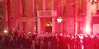Kanser Yüzünden Görevini Bırakan Amsterdam Belediye Başkanına Halktan 20 Dakikalık Moral Alkışı