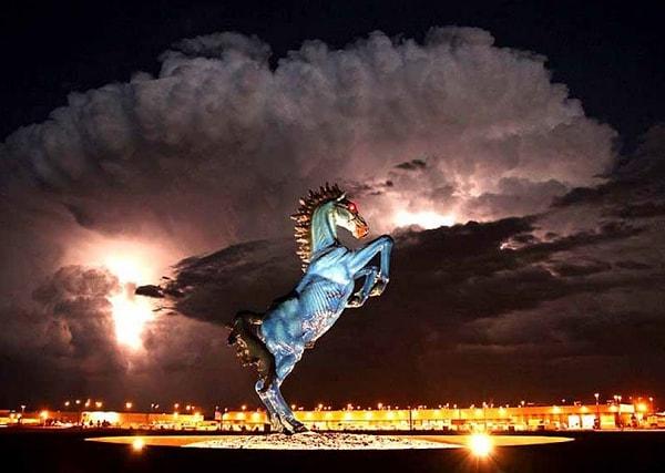 9. Blue Mustang, Denver, ABD