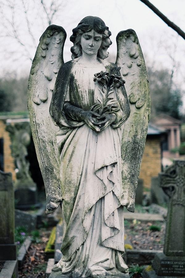 4. Highgate Mezarlığı heykelleri, Londra, İngiltere