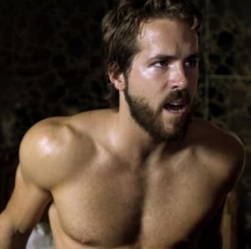 Dehşet Sokağı filmi 2005 yılında çekilirken, çekim ekibi gece 03:15 sebepsiz yere uyanıyordu. Tıpkı filmde Ryan Reynolds'un oynadığı karakterin geceleri gizemli bir şekilde aynı saatte uyandığı gibi...