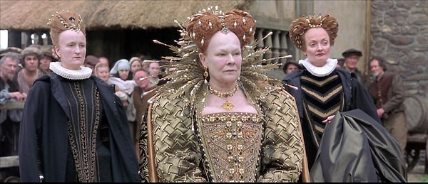 3. Джуди Денч в фильме "Влюблённый Шекспир" (1998), в кадре около 8 минут