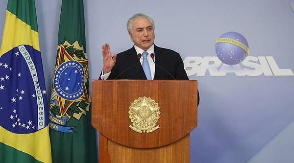 Konu hakkında Brezilya cumhurbaşkanı Michel Temer, kabile yerlileri ilişkilerine harcanan bütçeden kısıtlamalar yaptığı için ciddi eleştiriler alıyor.