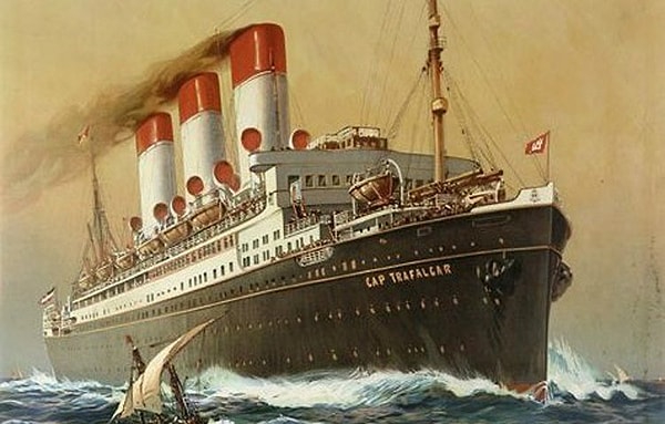1. Во время Первой мировой немецкий корабль SMS Cap Trafalgar попытался пробиться сквозь британскую блокаду под видом английского корабля HMS Carmania. Но первым его заметил именно тот корабль, под который он пытался замаскироваться.
