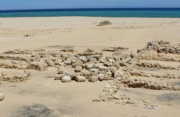 Araştırmacılar ayrıca, Wadi Al-Jarf limanının da önemli bir rol oynadığını keşfetmişler.