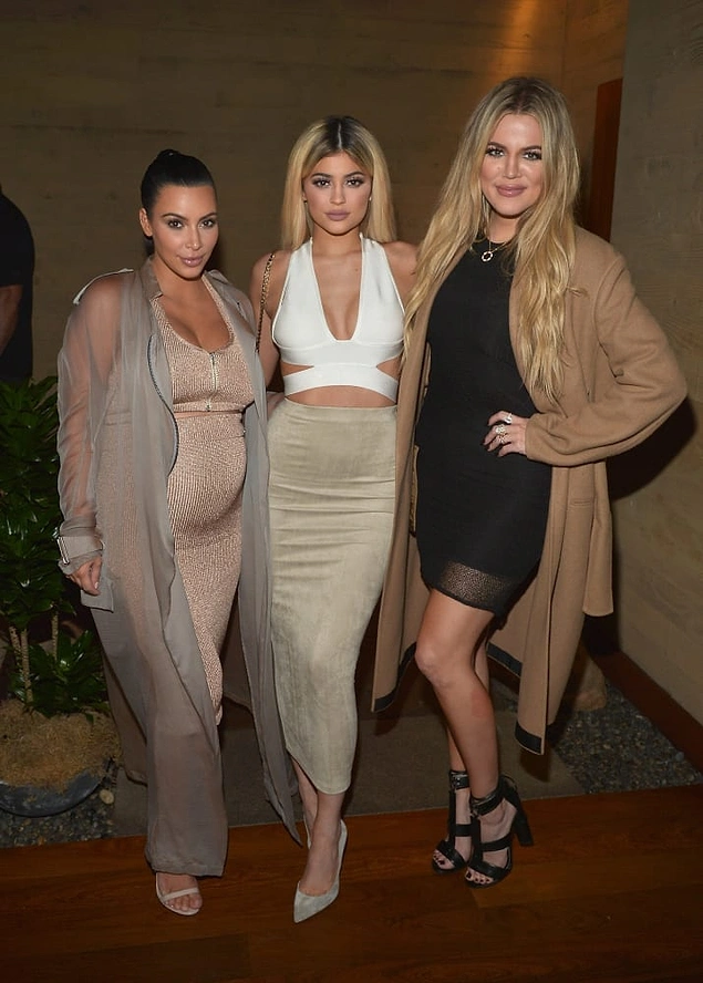 Kardashian Ailesi Büyüyecek Kim Khloé Ve Kylie Aynı Anda