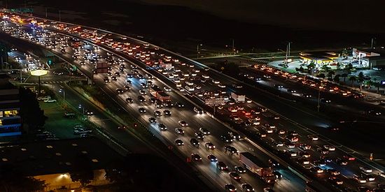 Biz Türkçesini Bulduk, Onlar Kaldırıyor! Kaliforniya Akaryakıtla Çalışan Otomobilleri Yasaklayacak