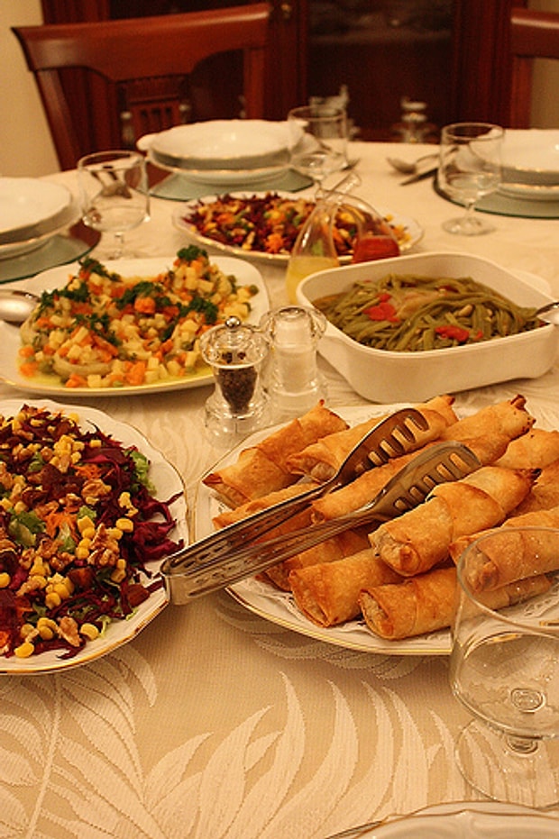 Birkaç çeşit yemek yaparım.