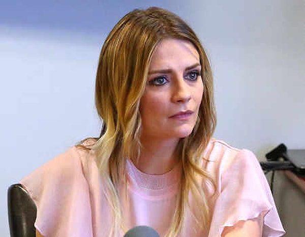 8. Миша Бартон