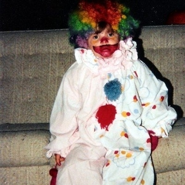 1. Слишком много макияжа