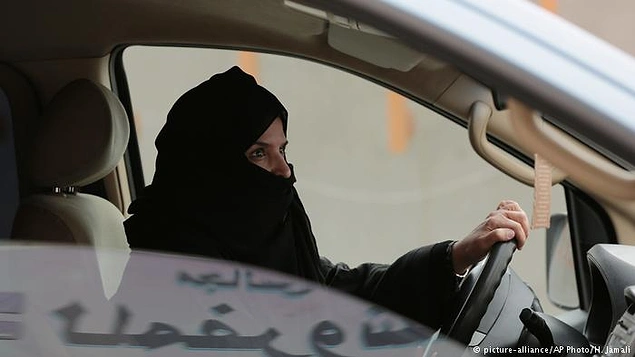 Ve 2018: Kadınlar artık araba kullanabilecek...