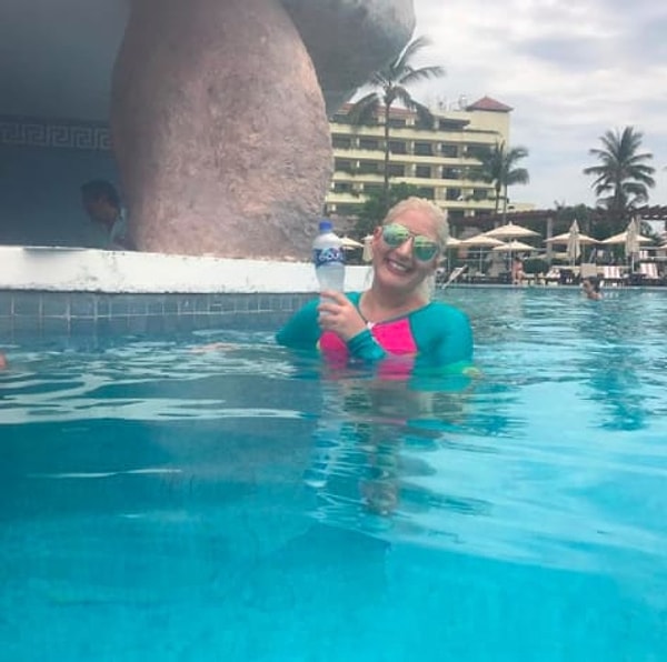 2. После похудения на 160 кг девушка отважилась отправиться в путешествие в Мексику. Раньше Жаклин передвигалась на инвалидной коляске, так как из-за огромного лишнего веса просто не могла ходить. "Это был первый раз за очень долгое время, когда я надела купальник", - говорит девушка.