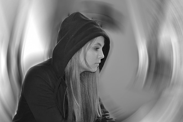 1. Вы делаете из мухи слона, хотя и понимаете всю иррациональность своего поведения