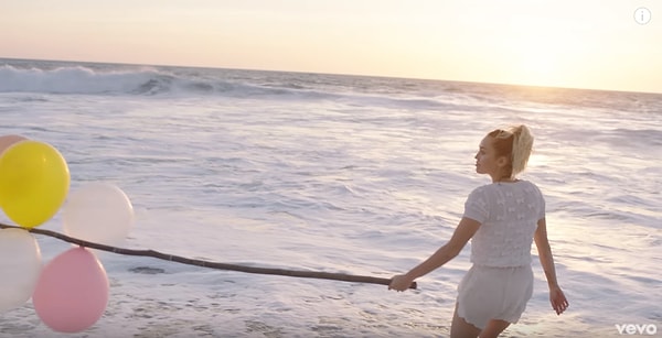 1. Это кадр из клипа...