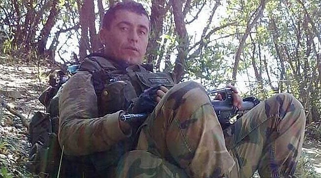 Ömer Halisdemir'in yakın arkadaşı olan Piyade Uzman Çavuş Acar Hakkari'nin Çukurca ilçesinde teröristlerle yaşanan çatışmada şehit düştü.