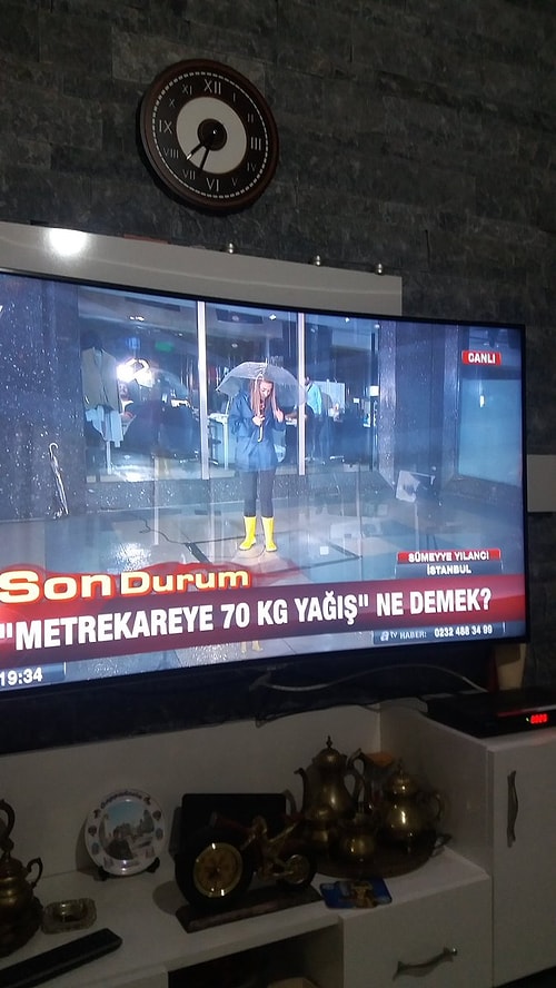 Televizyon Dünyasıyla İlgili Attıkları Komik Tweetlerle Hafta Boyunca Güldüren 17 Kişi