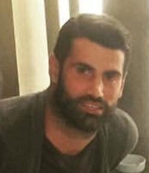 Zaten Melih Mahmutoğlu'nun gözleri de kaymış, henüz yeni 'O Ekpe Udoh bize çok büyük yanlış yaptı' muhabbeti yapmış gibi bakıyor.