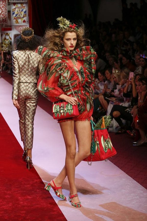 Если вы успели проголодаться, глядя на гурманскую коллекцию от Dolce & Gabbana, то...