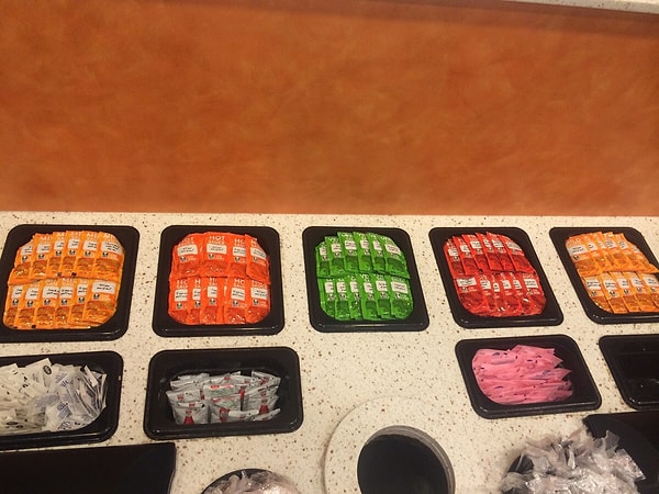 14. Пожалуй, сегодня я буду просто любоваться кетчупами вместо их поедания!