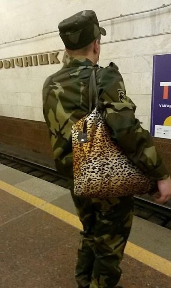 13. "А я иду такая вся в Дольче Габбана"