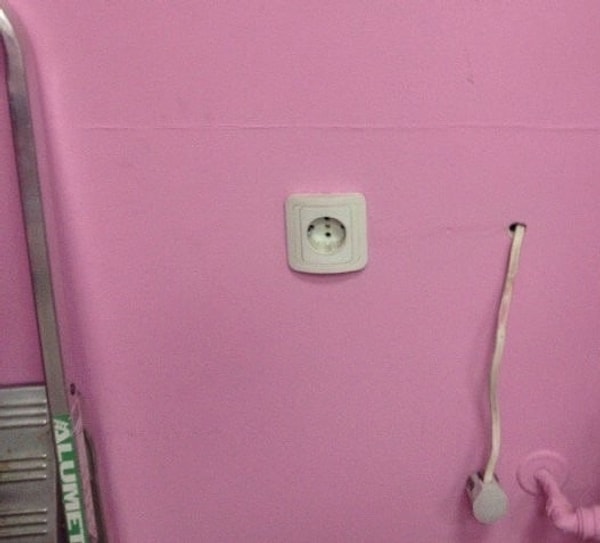 13. Если ближайшая розетка находится в другой комнате, то выход тоже есть!