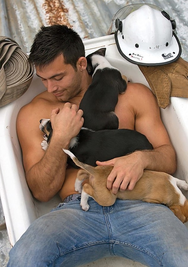 10. Ах да, еще нужны щенки. Это окончательно покорит женские сердца