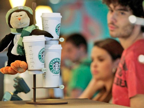 5. ... или просит бесплатную воду 😂