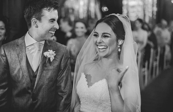 7. После окончания праздника молодожены захотели найти пса и взять его к себе, но того и след простыл.