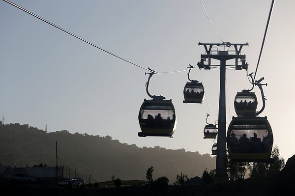 7. Пока люди добираются на работу в Боливии, они могут насладиться прекрасными видами.