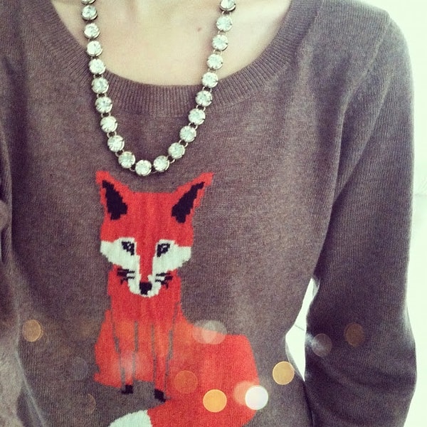 Свитер с надписью и/или рисунком