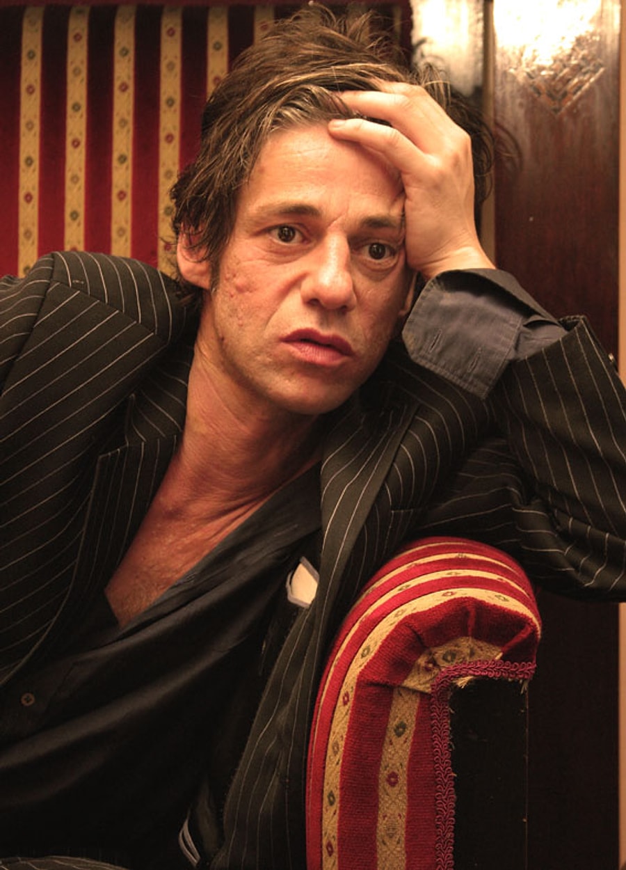 Çirkin Adam Karizması Sevenleri İliklerine Kadar Titreten Başarılı Aktör: Birol Ünel - onedio.com