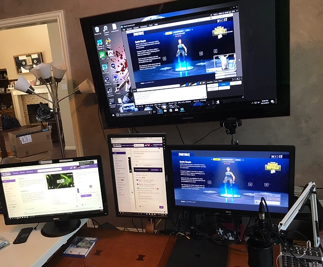 Televizyondan yavaş yavaş kopmaya başlayan yeni nesil Twitch üzerinde günlük en az 3-4 saatini harcıyor.