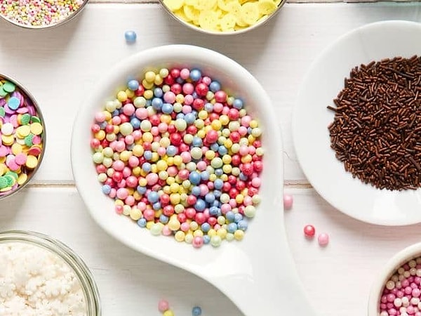 4. Какую декоративную посыпку предпочтете для второго яруса?