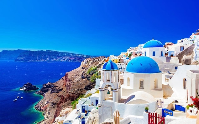 Beyaz ve mavinin buluşma noktası Santorini!