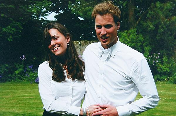 5. 2005 yılında Prens William'la beraber mezun olan Kate beyaz gömleği ve zarif gülüşüyle yeni geleceğine ilk adımları atıyor.