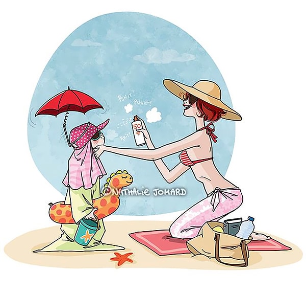 13. На пляже для тебя нет ничего важнее, чем опрыскать своего малыша лосьоном от загара с ног до головы ☀️