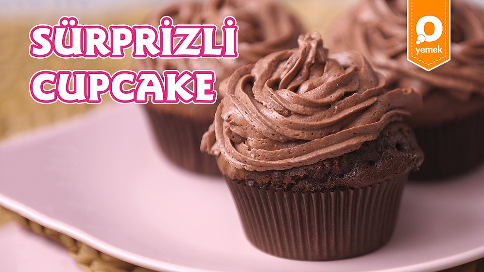 Bir Isırık Alınca Gözlerinizden Kalpler Çıkaran Sürprizli Cupcake Nasıl Yapılır?