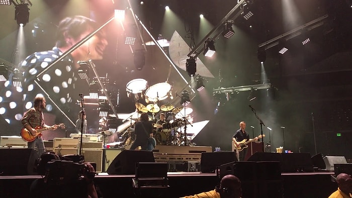 Foo Fighters, Sahneye Çıkardığı Hayranına 'Under Pressure' Şarkısında Bateri Çaldırdı