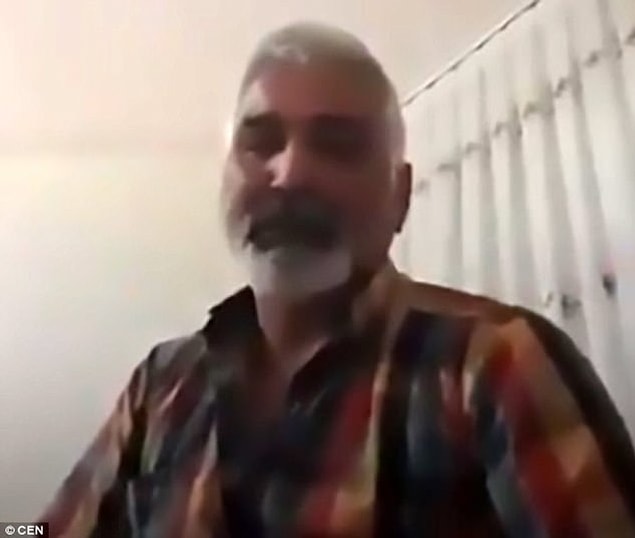 Facebook üzerinden yaptığı bir paylaşımla, akşam canlı yayın yapacağını söyleyen Ayhan Uzun, ‘Akşam Canlı Yayın Var’ ve ‘Vasiyetimdir beni bu hale koyanlar cenazeme gelmesin’ diye yazdı.